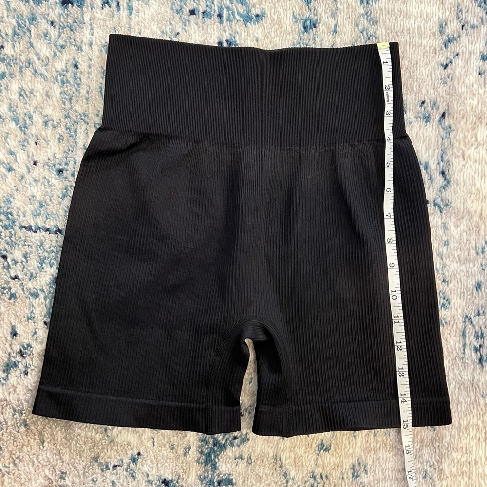 Black Ribbed Seamless High-Waisted Compression Biker Shorts Medium - Picture 7 of 7